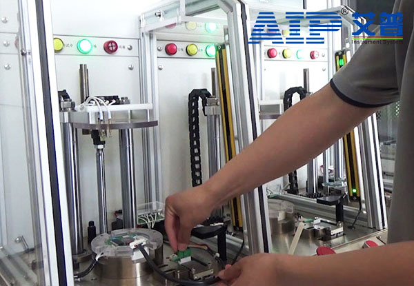 無刷電機(jī)驅(qū)動(dòng)板測(cè)試—艾普智能.jpg 無刷電機(jī)驅(qū)動(dòng)板測(cè)試—艾普智能.jpg