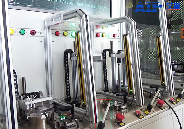 無刷電機(jī)驅(qū)動(dòng)板測(cè)試—艾普智能.jpg 無刷電機(jī)驅(qū)動(dòng)板測(cè)試—艾普智能.jpg