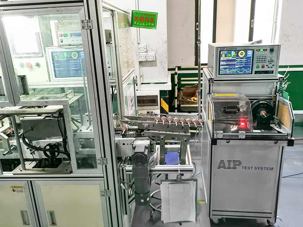 電樞轉(zhuǎn)子檢測(cè)設(shè)備應(yīng)用現(xiàn)場(chǎng)—艾普智能.jpg 電樞轉(zhuǎn)子檢測(cè)設(shè)備應(yīng)用現(xiàn)場(chǎng)—艾普智能.jpg