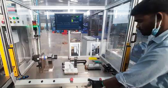 輪轂電機測試設(shè)備印度企業(yè)應(yīng)用現(xiàn)場—艾普智能.jpg 輪轂電機測試設(shè)備印度企業(yè)應(yīng)用現(xiàn)場—艾普智能.jpg