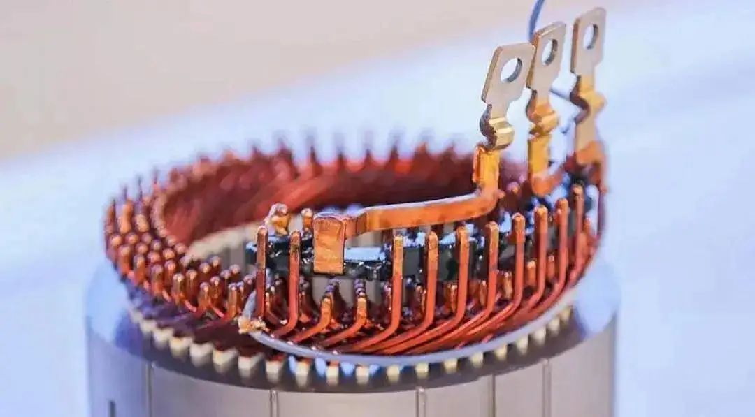 與圓形電機相比,為什么扁線電機更適合新能源汽車領(lǐng)域?—AIP艾普.jpg 與圓形電機相比,為什么扁線電機更適合新能源汽車領(lǐng)域?—AIP艾普.jpg