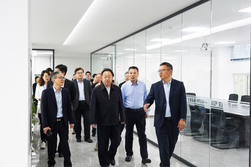 深化合作丨中國電器工業協會微電機分會八屆四次理事會一行到艾普智能參觀交流—AIP艾普 深化合作丨中國電器工業協會微電機分會八屆四次理事會一行到艾普智能參觀交流—AIP艾普