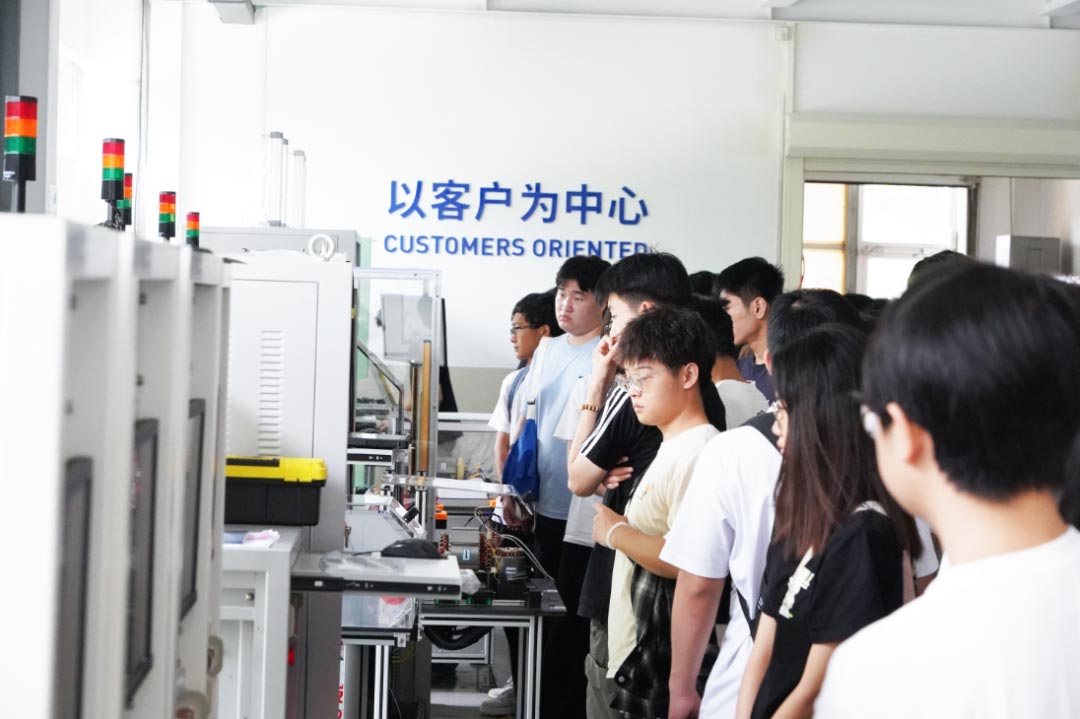 中國石油大學(華東)師生走進艾普智能,攜手共促產學研深度融合 中國石油大學(華東)師生走進艾普智能,攜手共促產學研深度融合